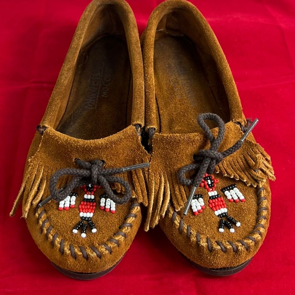 EUC Minnetonka Women's Thunderbird Moccasins, Brown Suede, Sz 6 - Picture 6 of 13